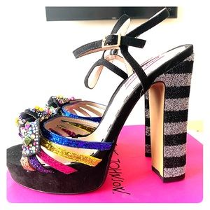 Betsey Johnson Tobie heels ❤️💙💗